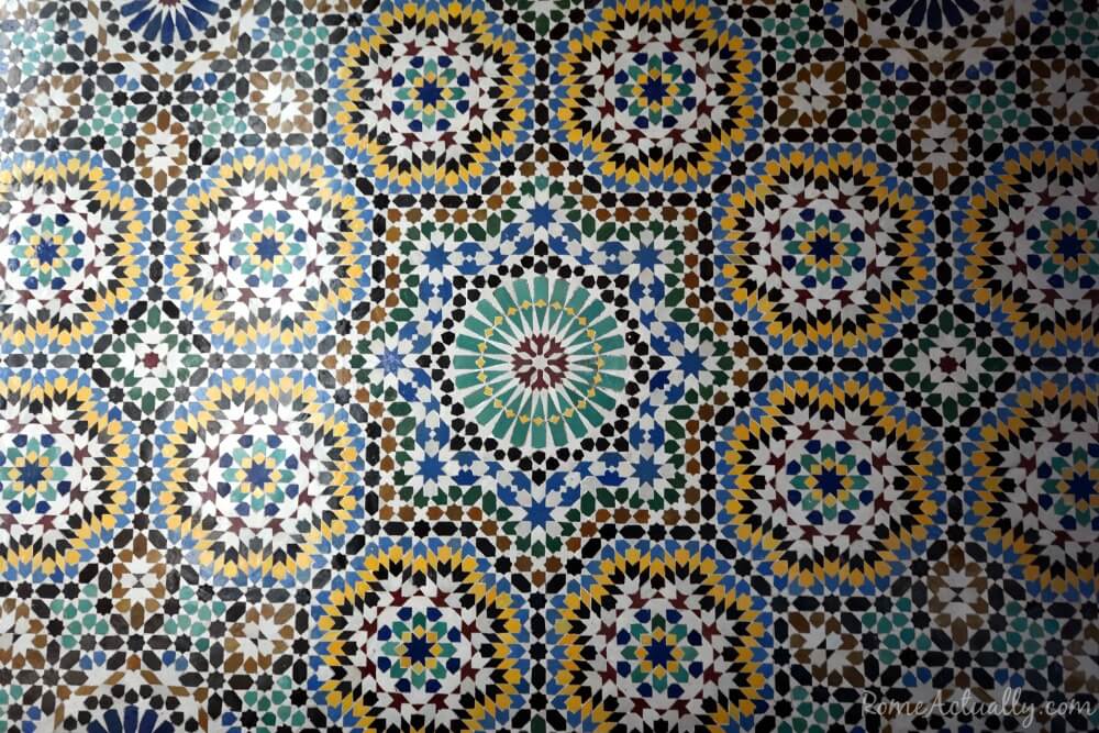 Detail of wall decoration of the grand mosque of Rome