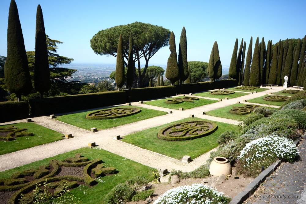 Image: Castel Gandolfo one of the easiest day trips from Rome.