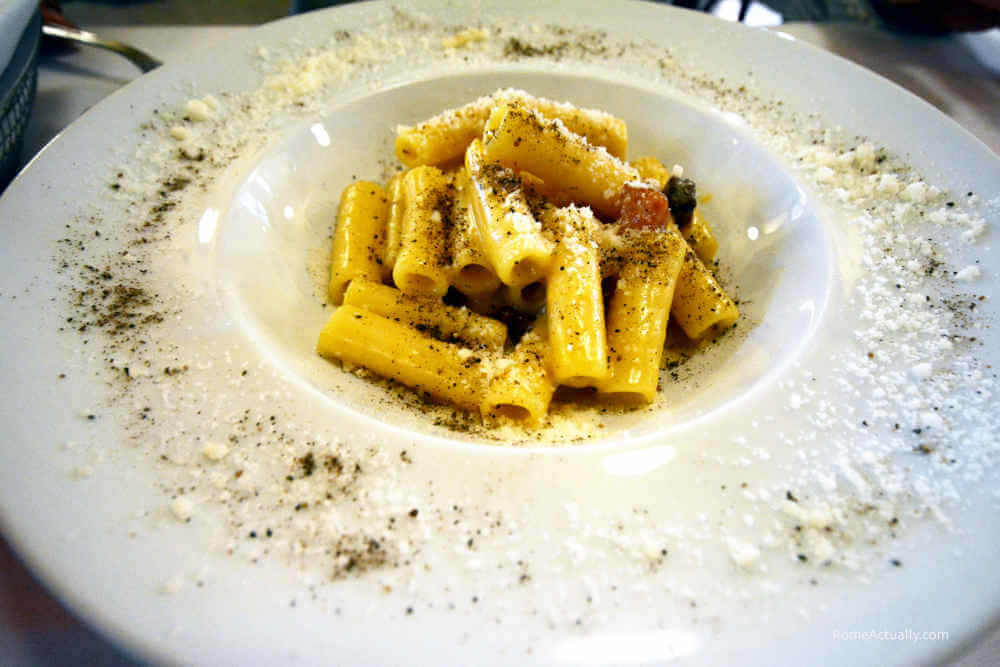 Image: Baccano restaurant near Trevi Fountain in Rome