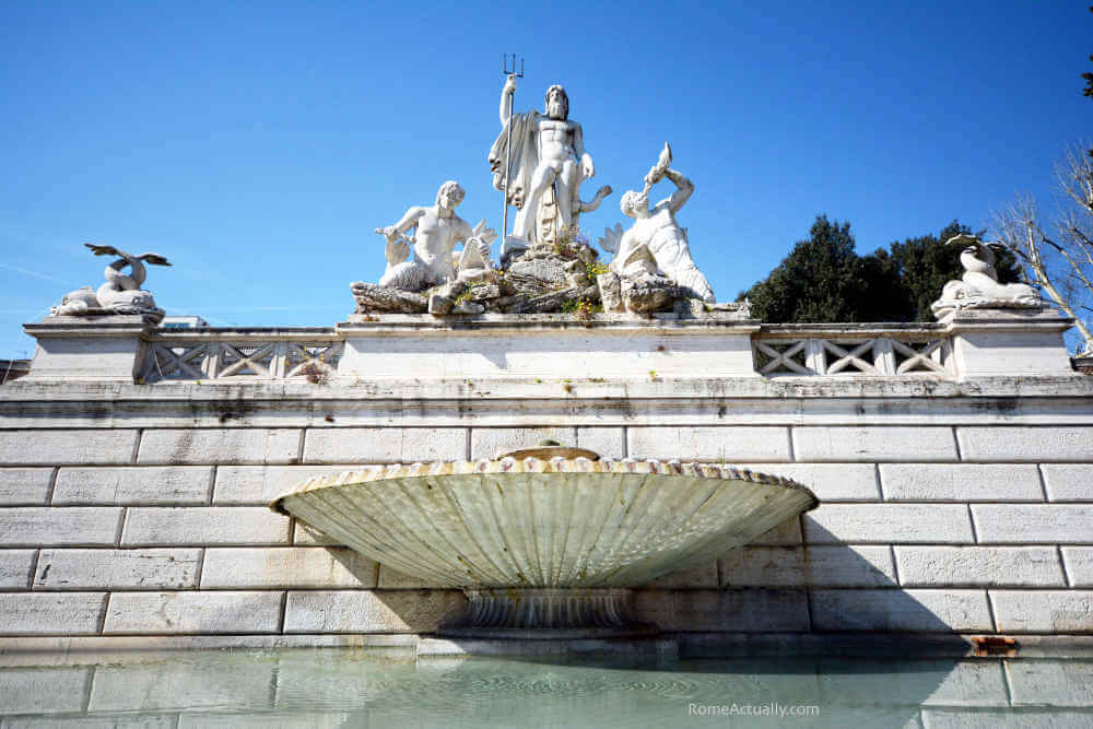 Image: Photo of Fontana del Nettuno in Piazza del Popolo square in Rome by Romeactually.com