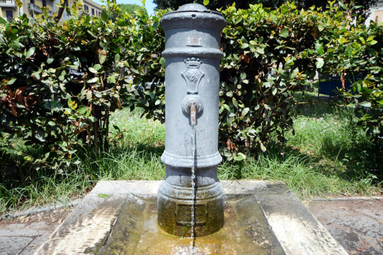 Image: One of the typical nasoni public fountains in Rome.