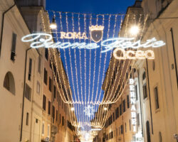 10 Beautiful Christmas Lights in Rome + Map